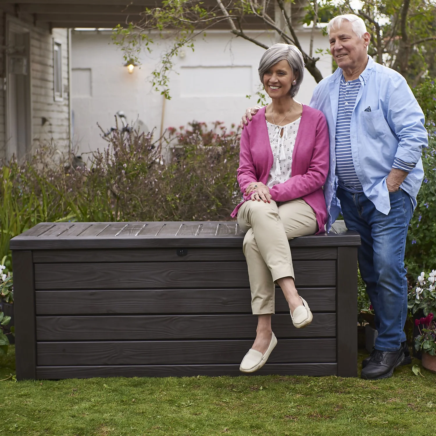 Keter Westwood Outdoor Garden Storage Box 570L - Brown 3 Keter Westwood Outdoor Garden Storage Box 570L - Brown - Image 3