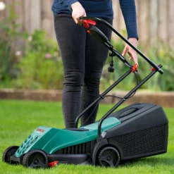 Bosch 1200W Rotak 32-12 Electric Lawn Mower - 32cm 14 Bosch 1200W Rotak 32-12 Electric Lawn Mower - 32cm -Garantia Sales Store 12875195 8975028915682314