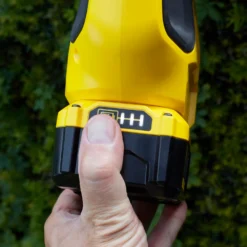 STANLEY FATMAX V20 18V Cordless Pole Hedge Trimmer 45cm (Sfmcph845M1-Gb) 17 STANLEY FATMAX V20 18V Cordless Pole Hedge Trimmer 45cm (Sfmcph845M1-Gb) -Garantia Sales Store 12882305 6204843590449106