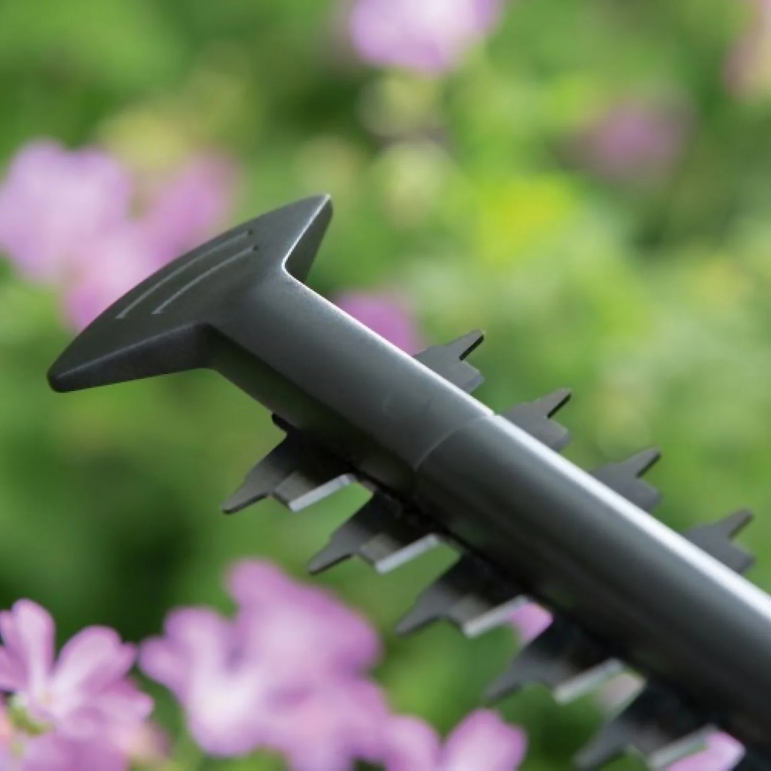 Bosch EasyHedgeCut 45-16 Hedge Trimmer 6 Bosch EasyHedgeCut 45-16 Hedge Trimmer - Image 6