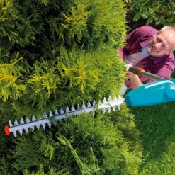 GARDENA Telescopic Cordless 18V Hedge Trimmer 12 GARDENA Telescopic Cordless 18V Hedge Trimmer -Garantia Sales Store 13524827 2074936344471519